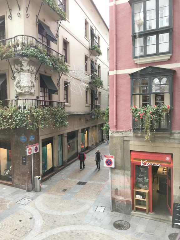 Pension Aliciazzz Bed And Breakfast Bilbao Exterior photo